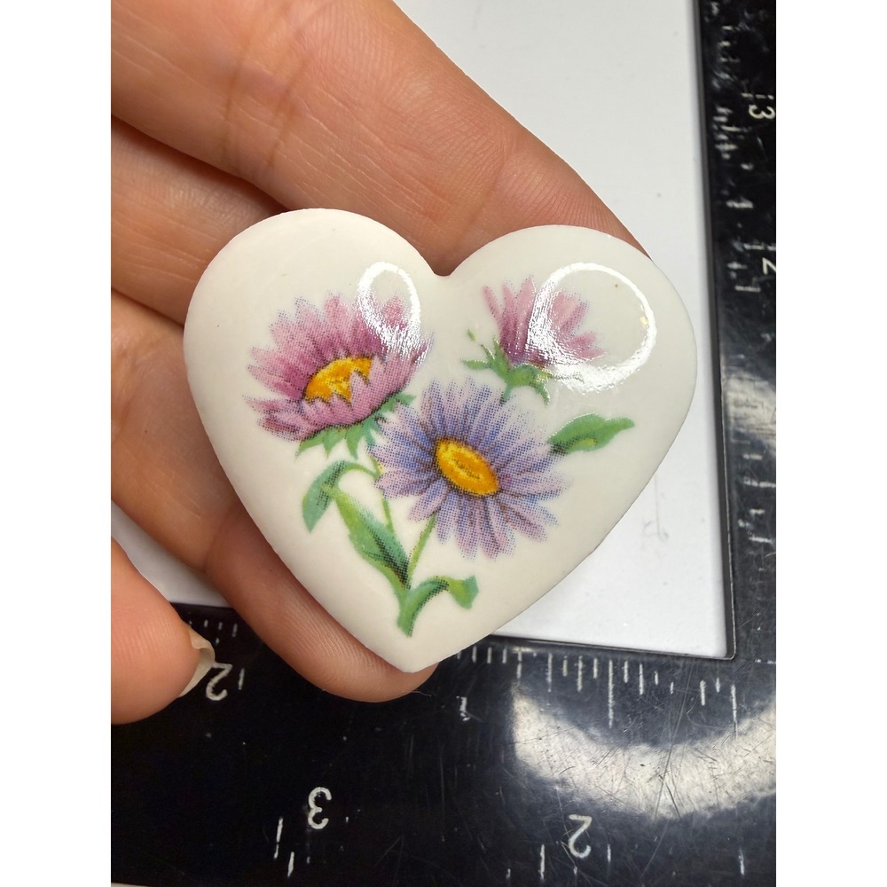 Vintage Avon White Porcelain Heart Brooch Purple Pink Floral Daisy Pin